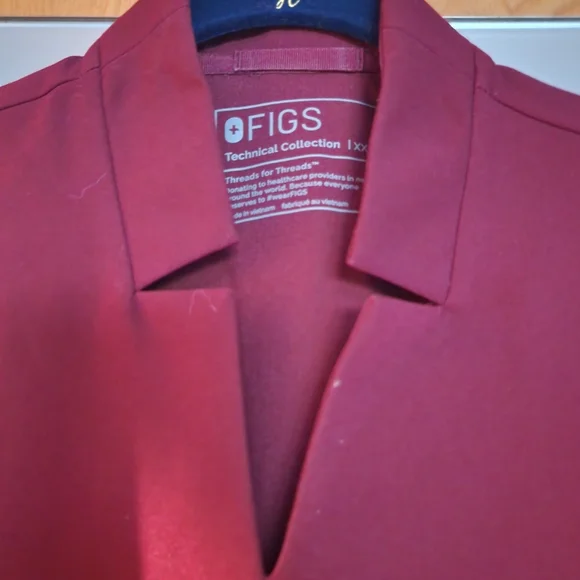 XXS Figs Inala Slim Scrub Top, burgundy - Picture 10 of 11